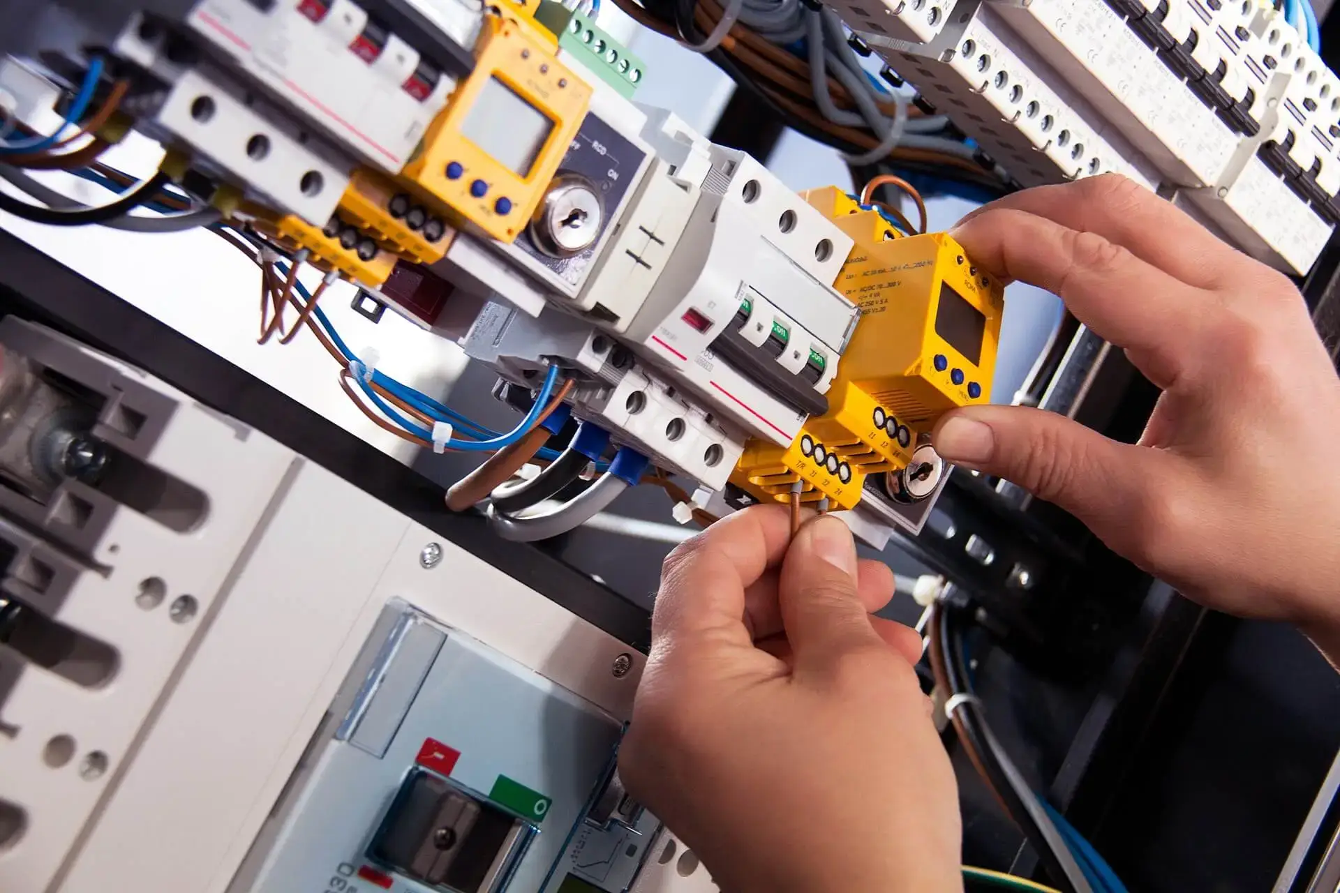 Certified electricians in West Wickham